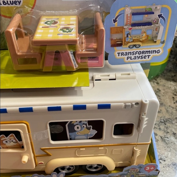 Bluey Jean Luc caravan playset - Picture 5 of 5